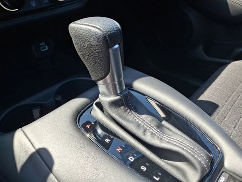 Certified 2025 Honda HR-V LX image 16
