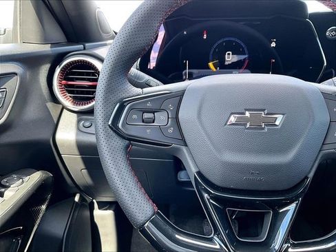 New 2026 Chevrolet Trax RS w/ Sunroof Package FWD image 18