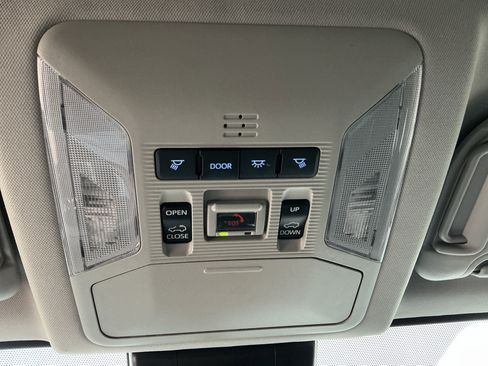 Used 2022 Toyota RAV4 XLE Premium FWD image 30