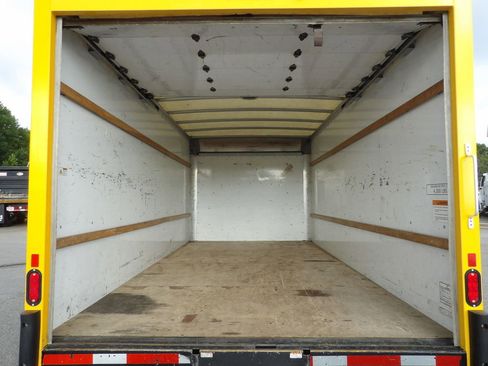 Used 2021 GMC Savana 3500 Extended w/ Power Convenience Package image 39