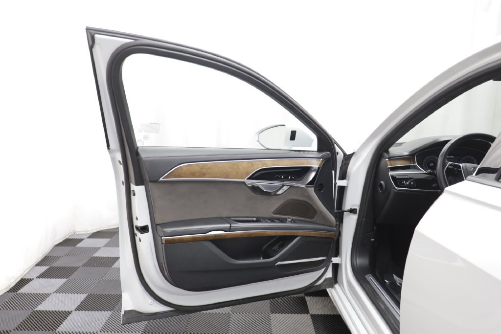 Used 2020 Audi A8 L 4.0T w/ Executive Package AWD/4WD image 4
