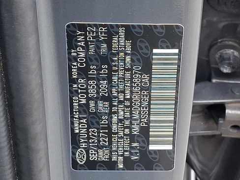 Used 2024 Hyundai Elantra SEL FWD image 28
