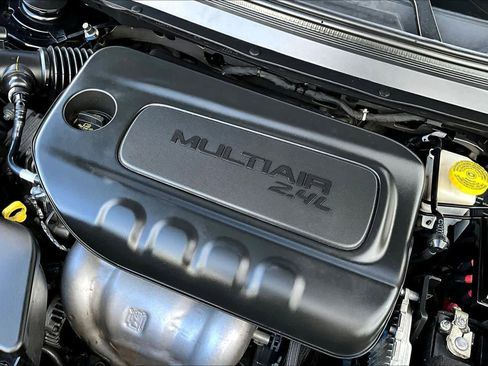 Used 2019 Jeep Cherokee Limited image 31