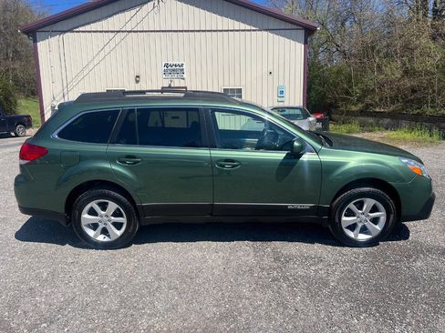 Used 2013 Subaru Outback 2.5i Premium image 11