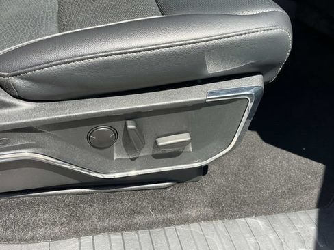 Used 2024 Ford F150 Lariat AWD/4WD image 29