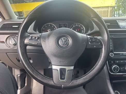 Used 2015 Volkswagen Passat 1.8T SEL Premium FWD image 12