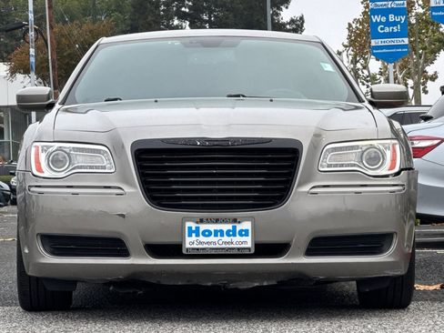 Used 2014 Chrysler 300 image 5