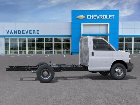 New 2026 Chevrolet Express 3500 w/ Power Convenience Package image 5