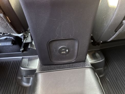 Used 2022 Ford Escape SE FWD image 34