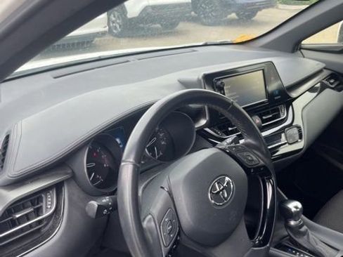 Used 2018 Toyota C-HR XLE FWD image 13