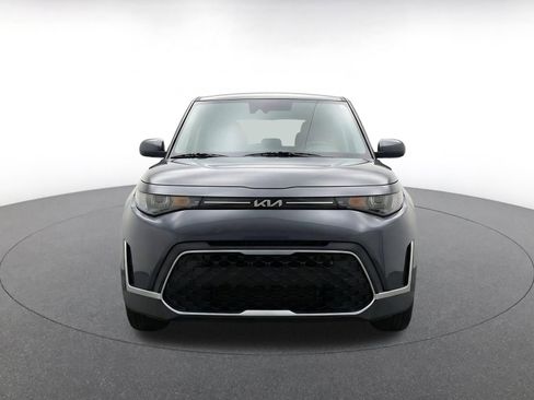 Used 2025 Kia Soul LX w/ LX Technology Package FWD image 2