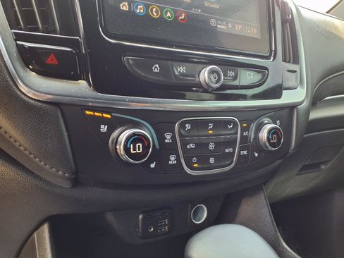 Used 2023 Chevrolet Traverse High Country FWD image 6