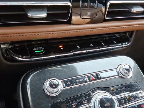 Used 2022 Lincoln Nautilus Reserve w/ Luxury Package image 12