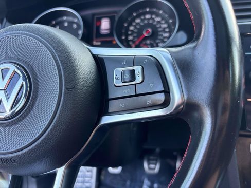 Used 2021 Volkswagen GTI SE FWD image 20