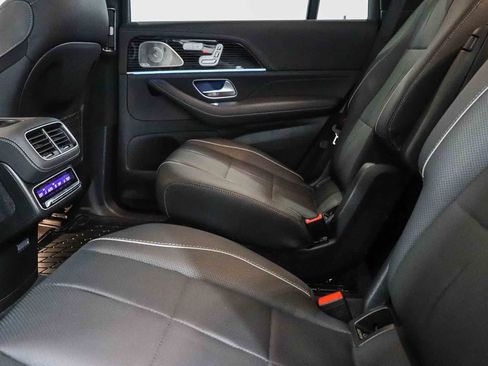 Used 2024 Mercedes-Benz GLS 580 4MATIC image 19