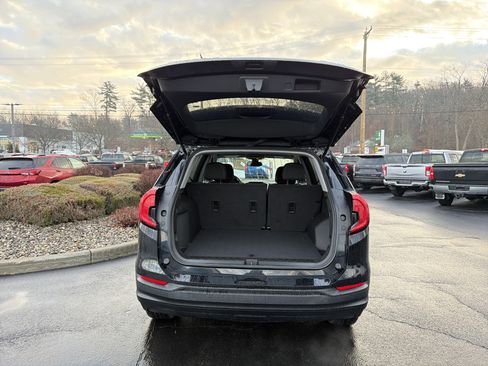 Used 2022 GMC Terrain SLE w/ Driver Convenience Package image 32