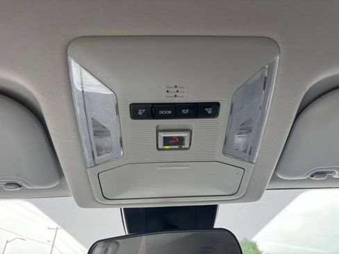 Used 2022 Toyota RAV4 LE FWD image 14