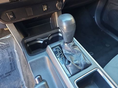 Used 2019 Toyota Tacoma SR5 RWD image 21