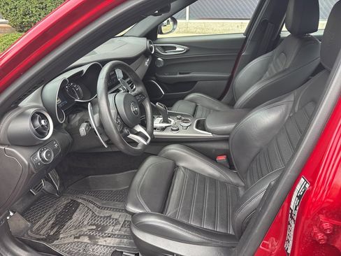 Used 2022 Alfa Romeo Giulia Veloce image 22