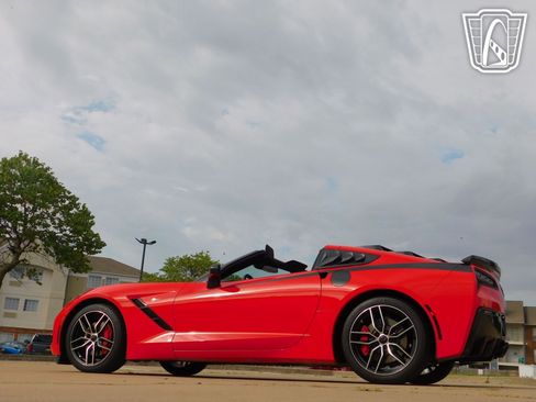 Used 2018 Chevrolet Corvette Stingray Coupe w/ 1LT image 13