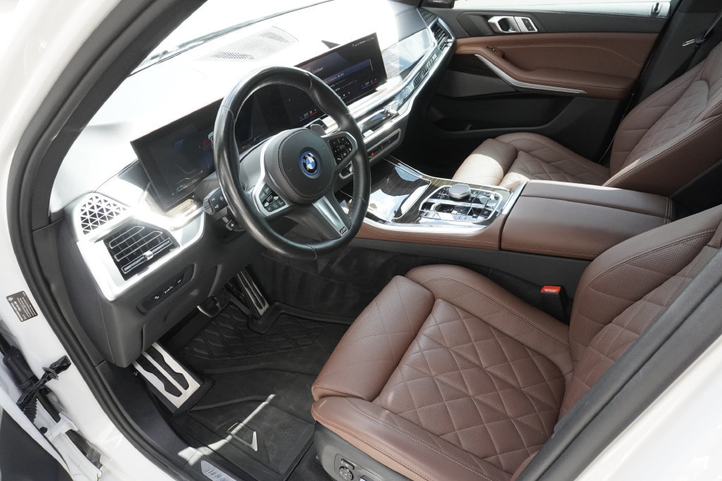 Used 2024 BMW X5 xDrive50e w/ M Sport Package AWD/4WD image 18