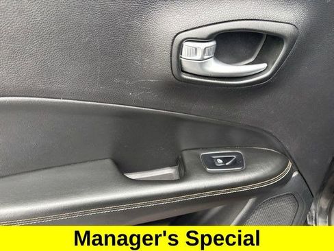 Used 2018 Jeep Compass Latitude image 29