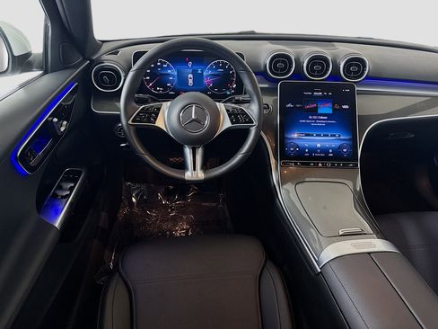 Used 2025 Mercedes-Benz C 300 4MATIC Sedan image 17
