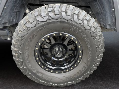 Used 2022 Jeep Gladiator Rubicon w/ Trailer Tow Package AWD/4WD image 14