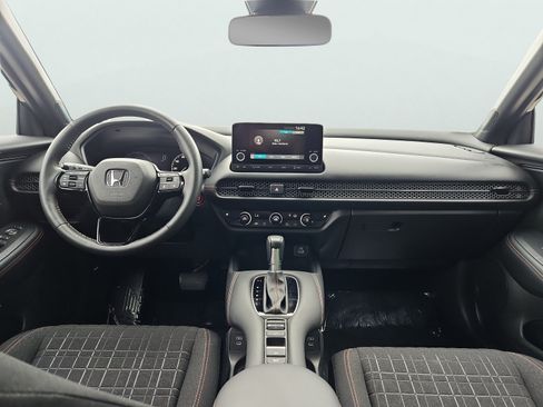 Used 2025 Honda HR-V Sport image 3