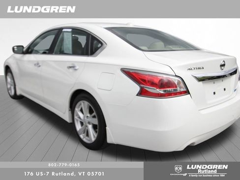 Used 2013 Nissan Altima 2.5 SL w/ Technology Pkg FWD image 5