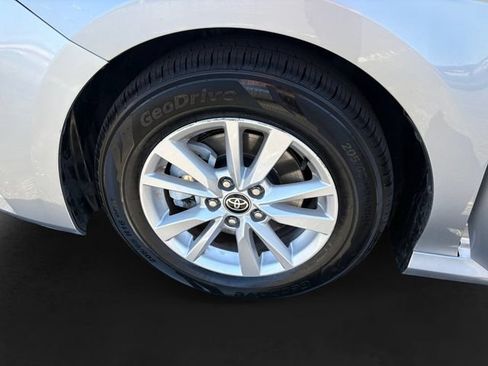 Used 2025 Toyota Camry LE FWD image 11