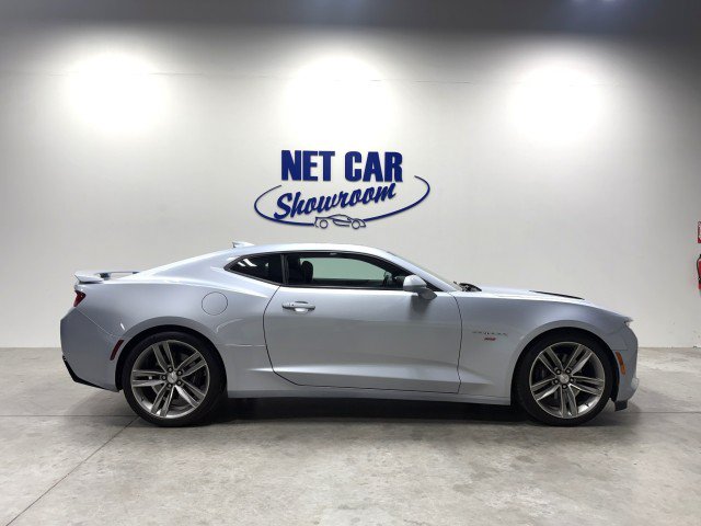Used 2017 Chevrolet Camaro SS RWD image 3