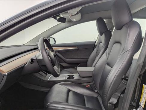 Used 2023 Tesla Model 3 Standard Range image 13