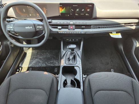 New 2026 Kia K4 LXS image 18