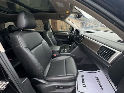 Used 2019 Volkswagen Atlas SEL R-Line image 12