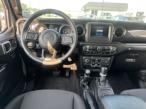 Used 2023 Jeep Wrangler Unlimited Sport AWD/4WD image 15