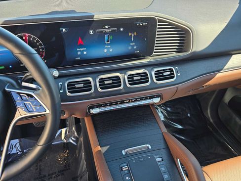 Used 2025 Mercedes-Benz GLE 450e 4MATIC image 28