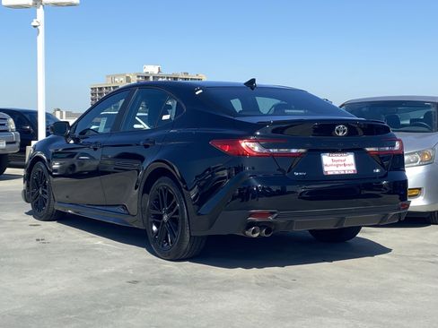 Certified 2025 Toyota Camry SE image 5