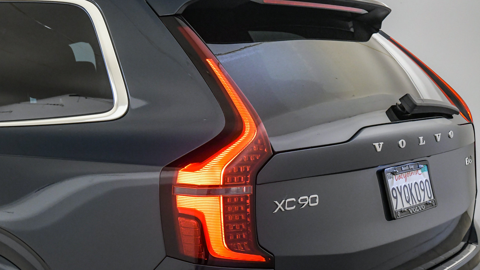 Certified 2026 Volvo XC90 B6 Plus w/ Protection Package AWD/4WD image 12