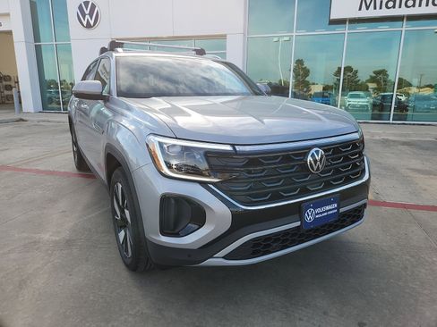 New 2026 Volkswagen Atlas Cross Sport SE image 1