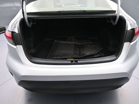 Used 2025 Toyota Corolla XLE image 22