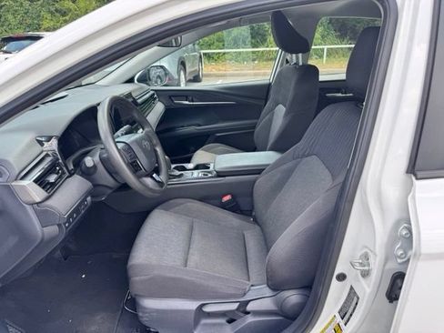 Used 2025 Toyota Camry LE FWD image 13