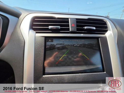 Used 2016 Ford Fusion SE FWD image 16
