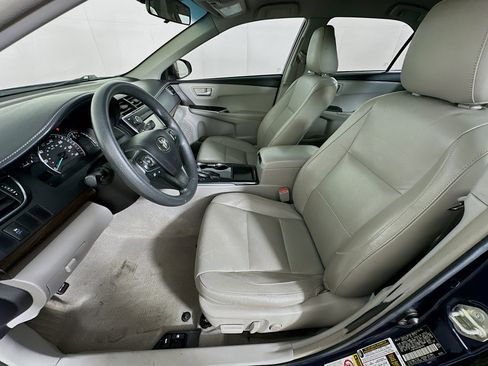 Used 2015 Toyota Camry LE FWD image 13