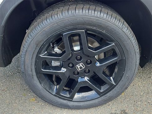 Certified 2024 Honda Passport Black Edition image 9