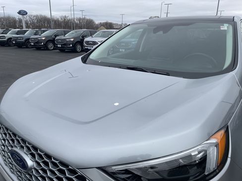 Used 2024 Ford Edge SEL w/ Convenience Package image 9