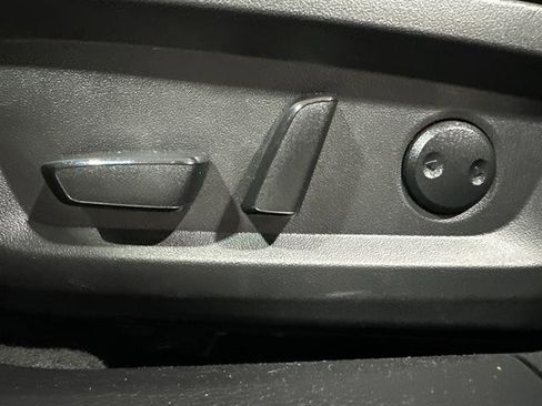 Used 2023 Mitsubishi Outlander SE image 35