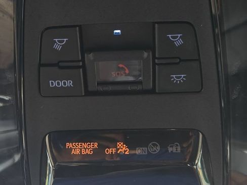 Certified 2021 Toyota Venza XLE w/ Softex Package AWD/4WD image 25