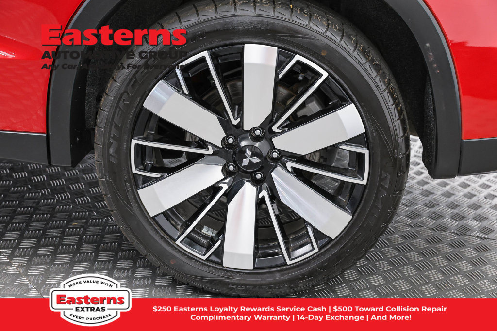 Used 2025 Mitsubishi Outlander SE AWD/4WD image 35