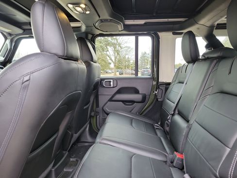 Used 2022 Jeep Wrangler Unlimited Sahara w/ Cold Weather Group image 11